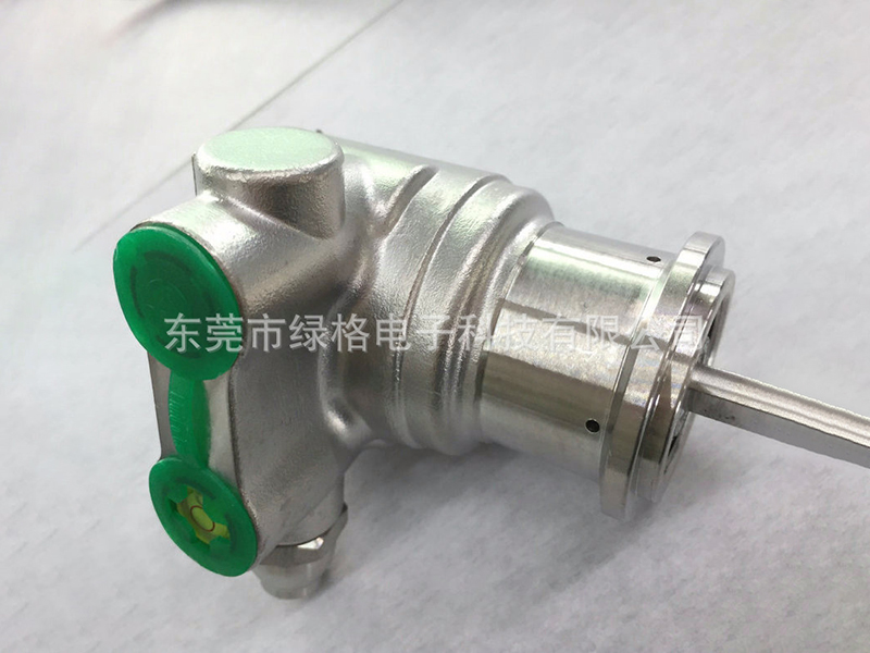 太陽能專用水泵振動大有雜音是為什么？